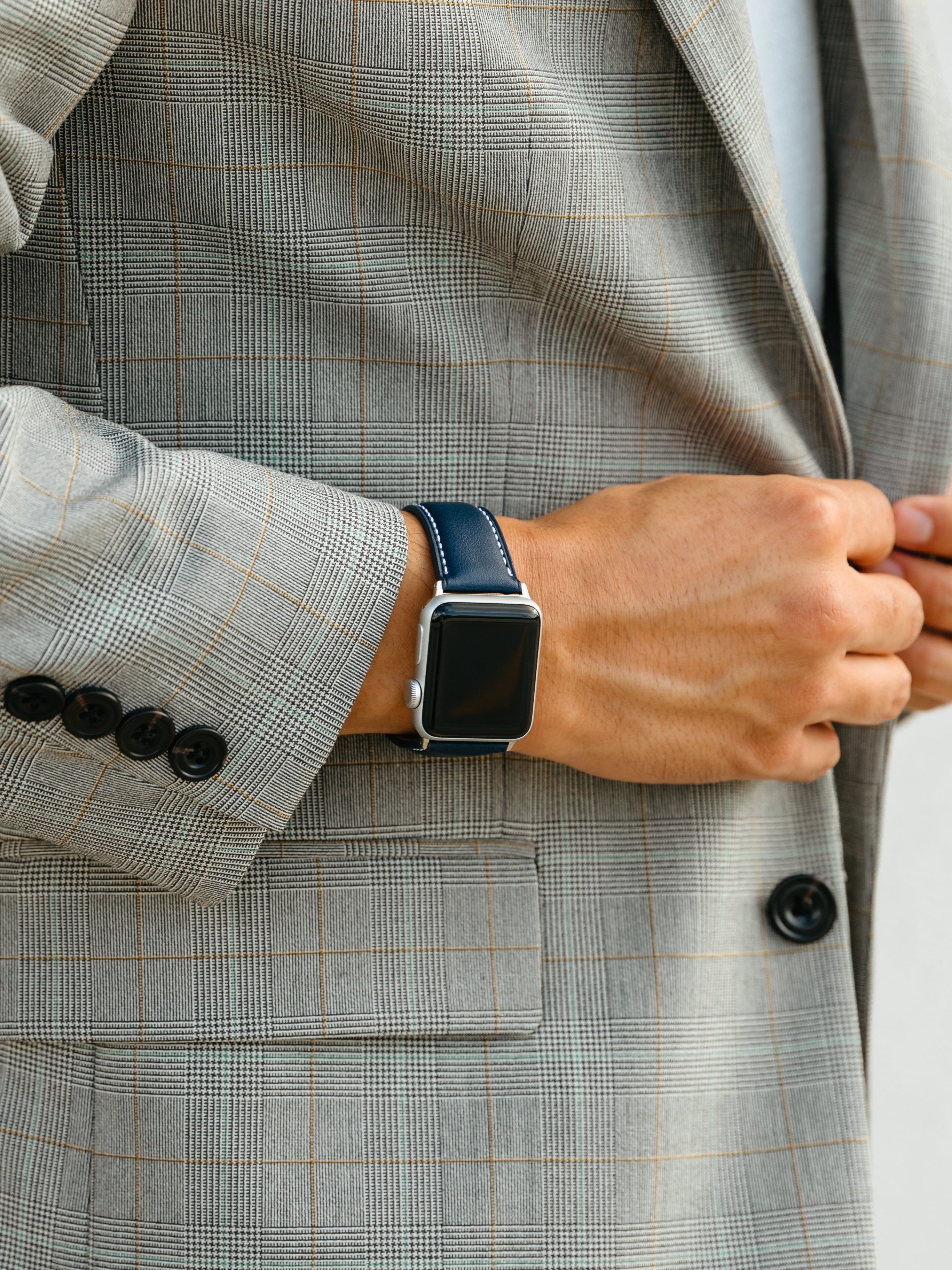 Father’s Day Gifts: Top 5 Leather Tech Goods to Delight Dad