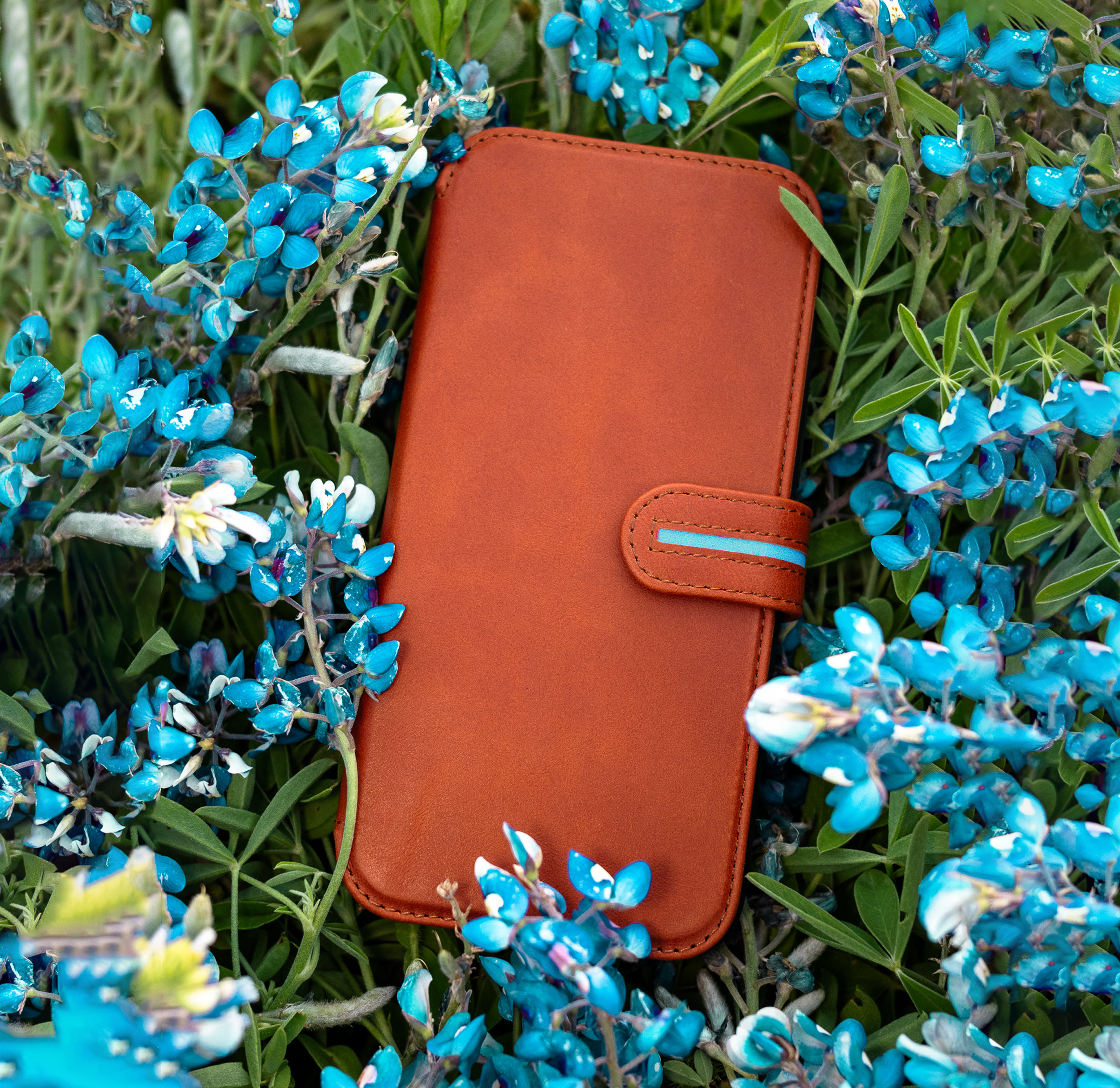 The Italian Leather AirTag Wallet - Tuscan Tan – Bluebonnet Case