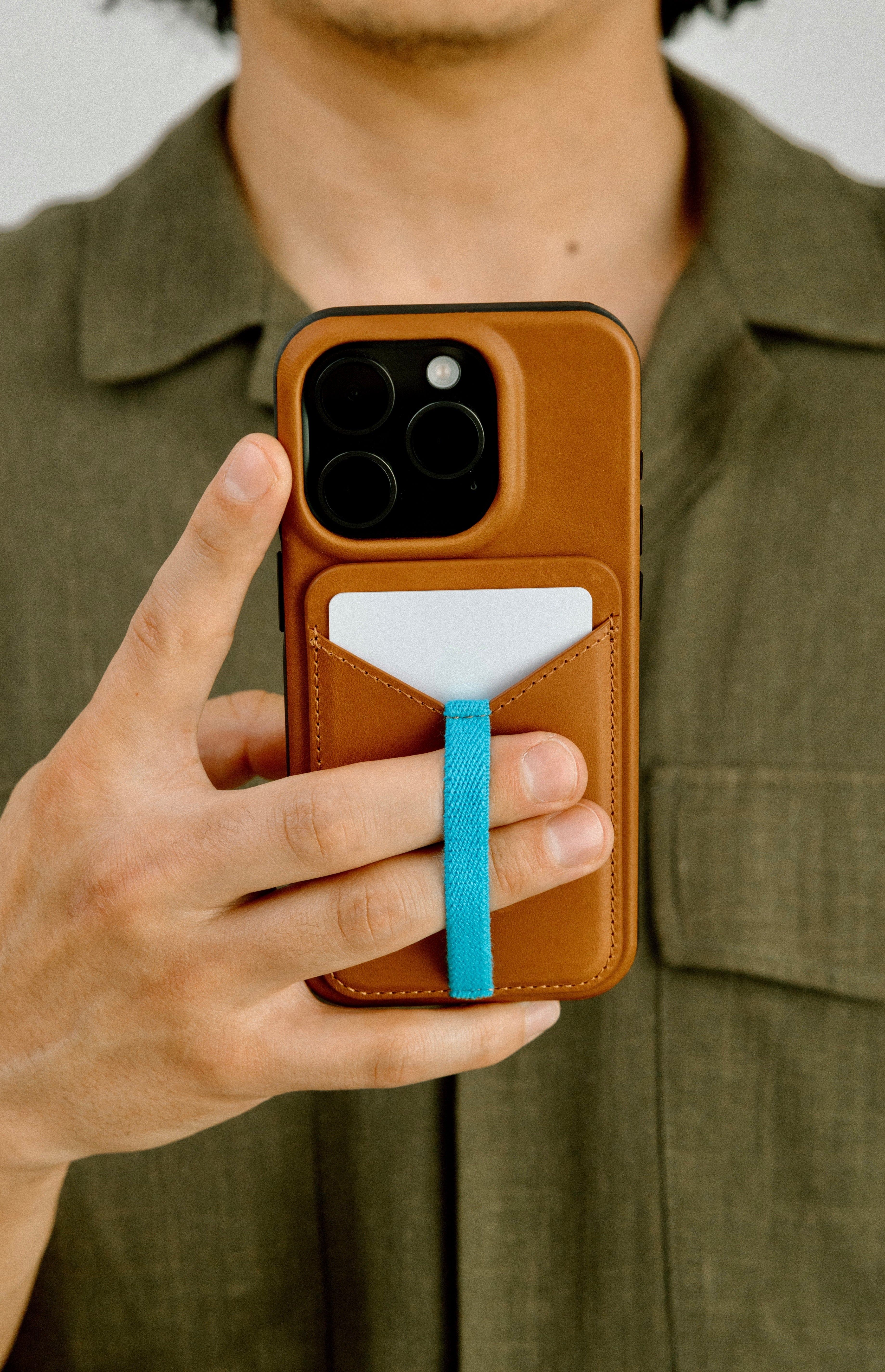 Bluebonnet Feeds MagSafe Case - Thumbnail 3